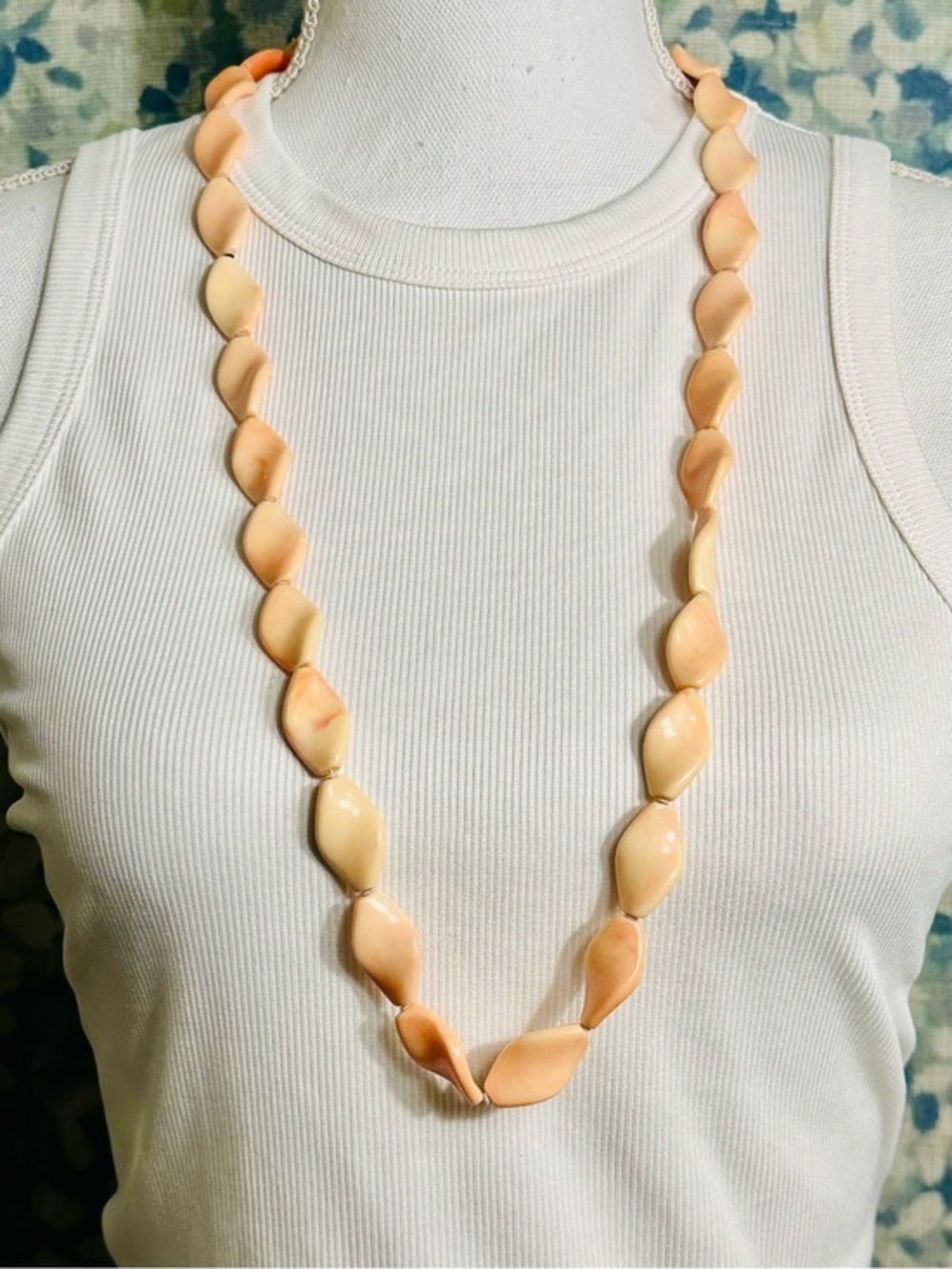 Forever 21 Peach Marbled Statement Necklace 33”